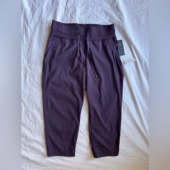 NWT Lululemon Dance Studio Crop II Black Cherry Size 4 - Picture 3 of 12